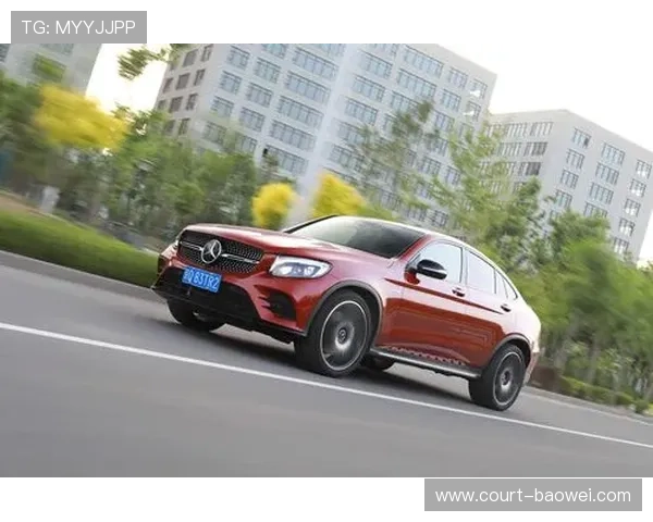 高清足球明星床头装饰画,完美演绎运动激情与个性魅力